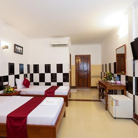 Botoum Hostel Сіємреап Екстер'єр фото