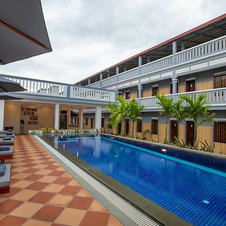 Botoum Hostel Сіємреап Екстер'єр фото