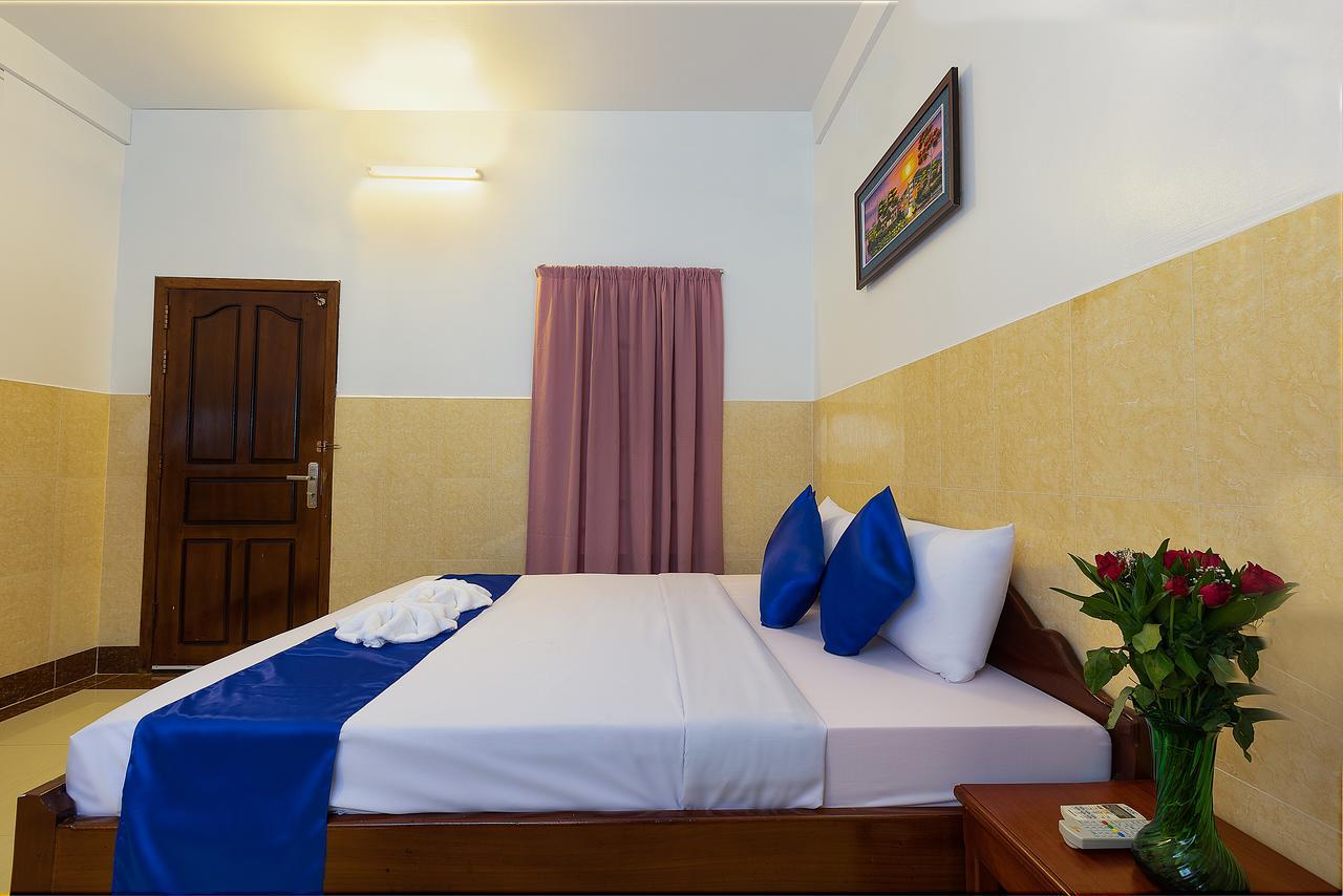 Botoum Hostel Сіємреап Екстер'єр фото