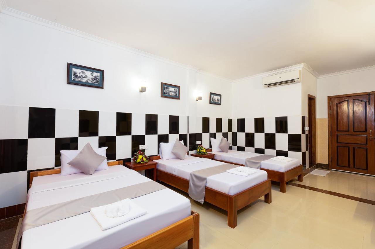 Botoum Hostel Сіємреап Екстер'єр фото